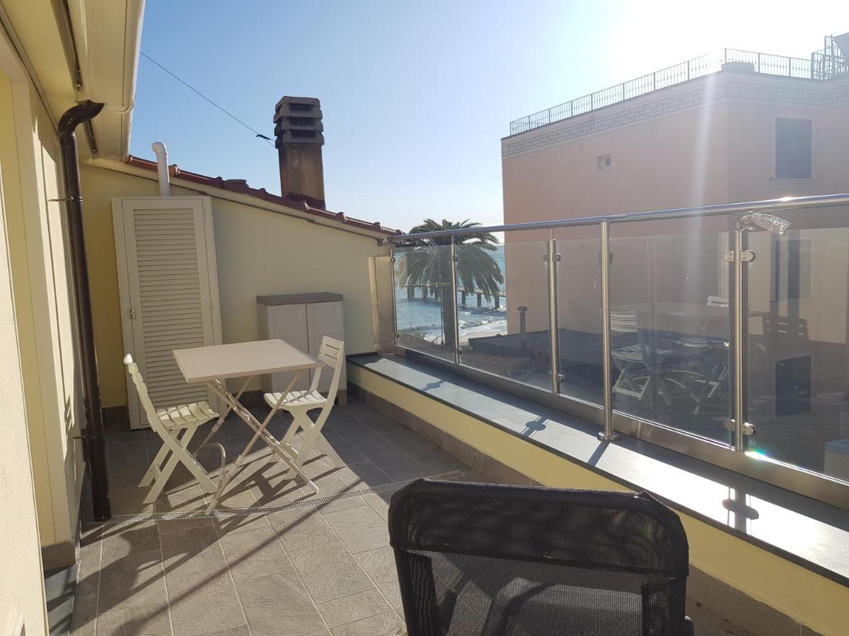 Casaviva - Casa Vacanze A Ceriale Con Terrazza Eksteriør bilde