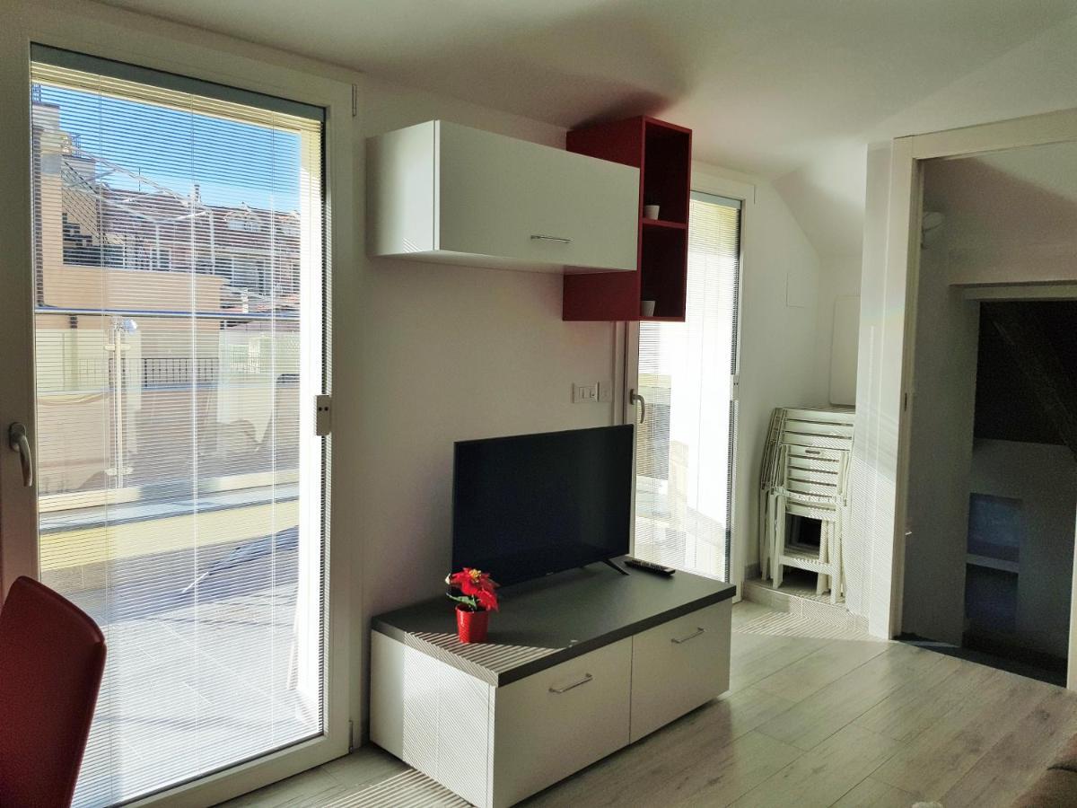 Casaviva - Casa Vacanze A Ceriale Con Terrazza Eksteriør bilde